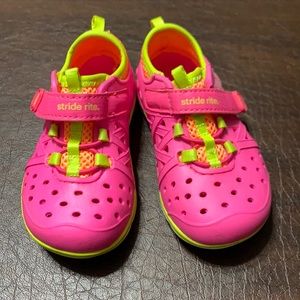 Girls Stride Rite made 2 play shoes